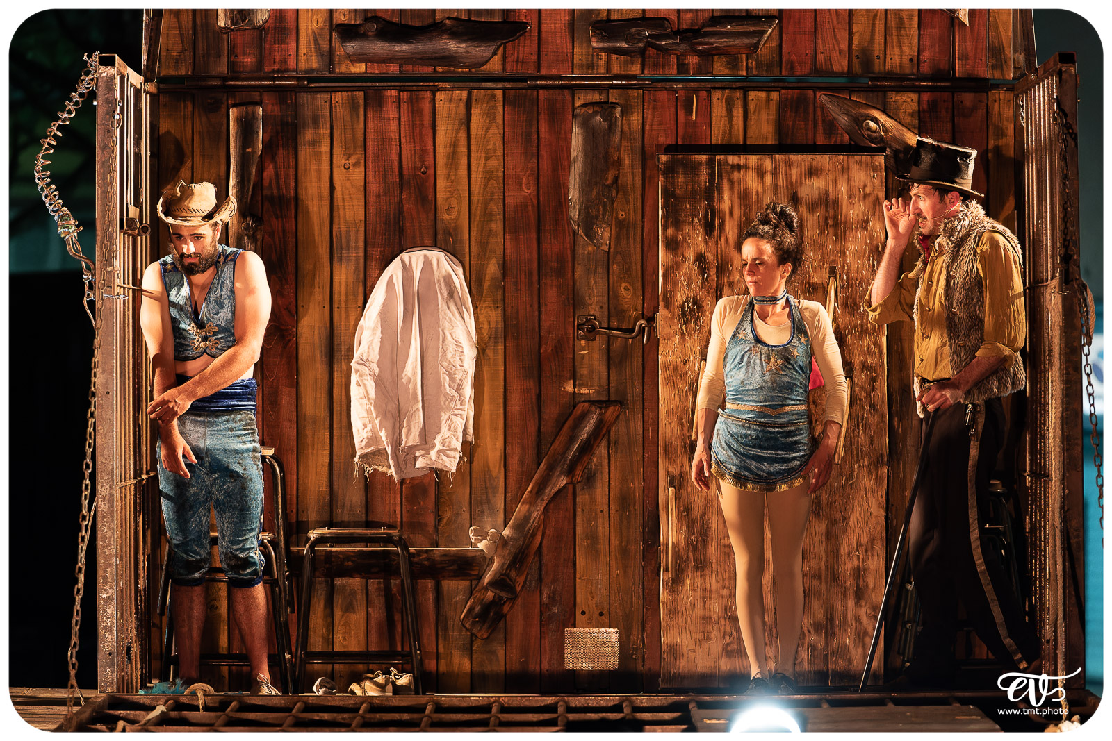 DE CHAIR ET D'ACIER (CIE 100 RACINES)